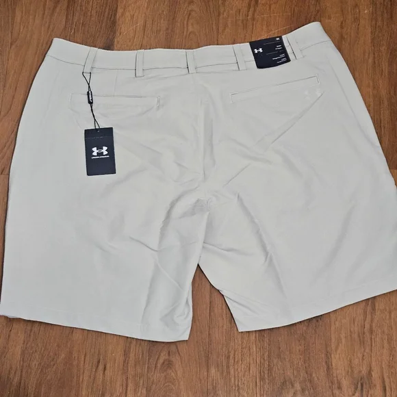 Men's Under Armour Tech Taper Shorts Size 42 Beige - Picture 3 of 8